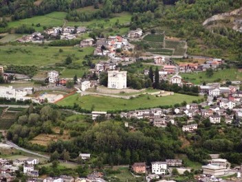 Panorama su Aymavilles e il suo castello